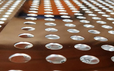 90° Straight Round Hole